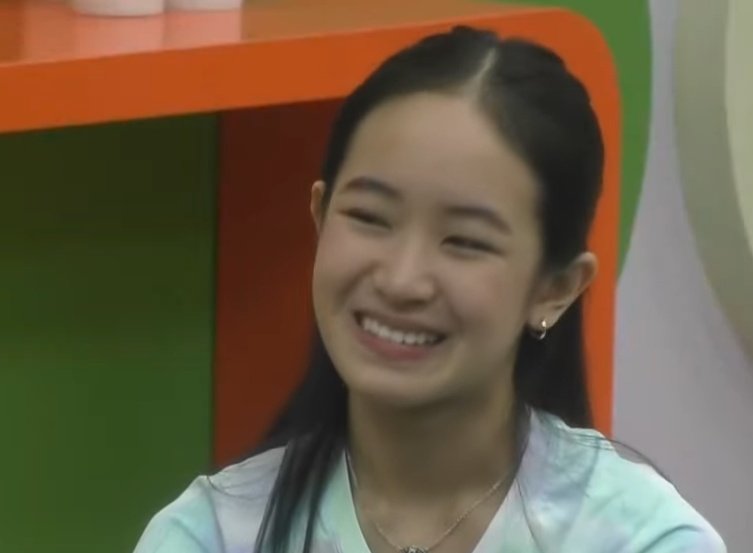capricescap's tweet image. ganda talaga ng smile mo, nakakainlove