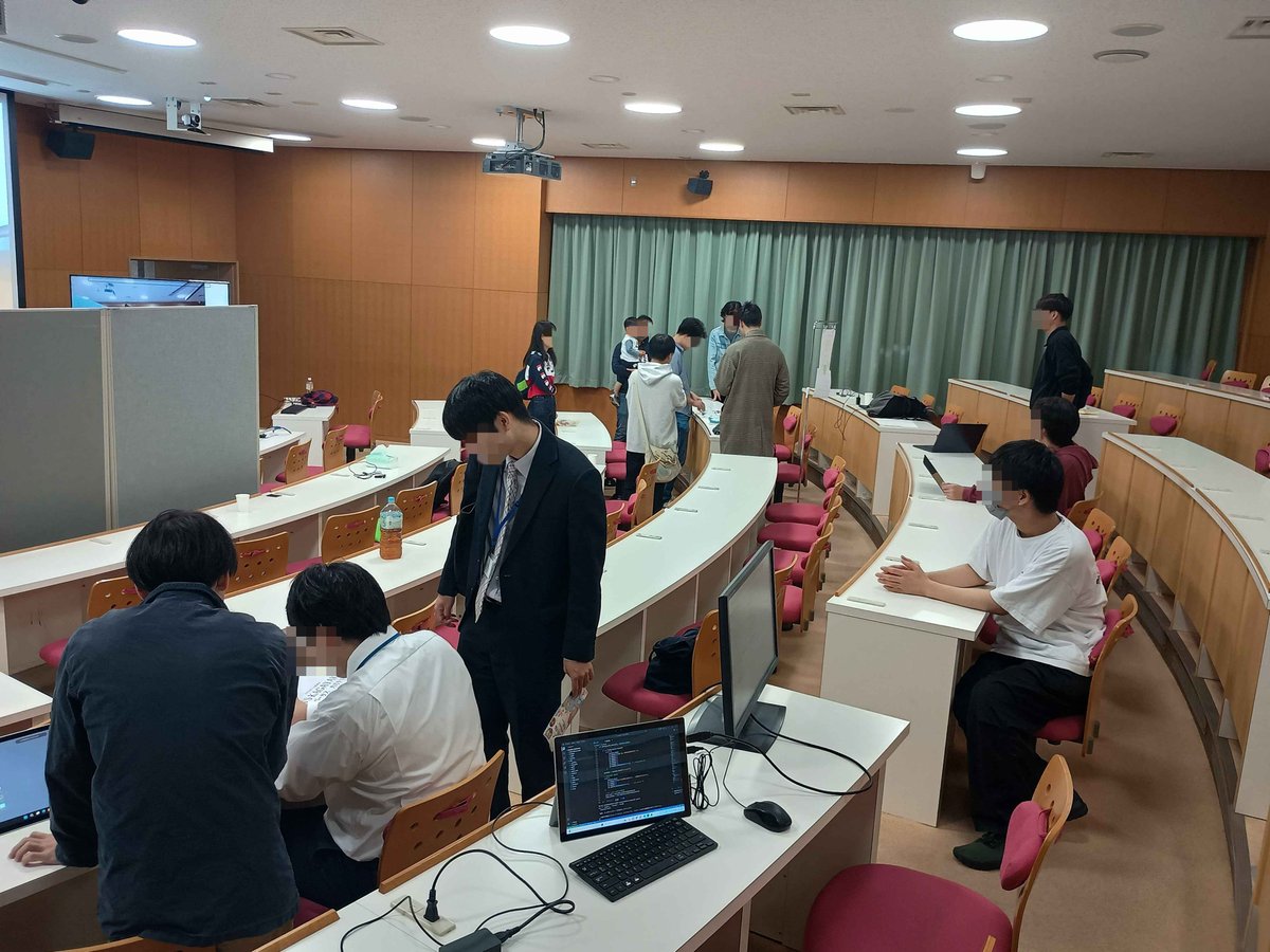 jaist_tech's tweet photo. 10/25に開催されたJAISTフェスティバルで展示を行いました
当日は約300名の方にブースへお越しいただき、大盛況となりました！

主な展示内容
・AIかくれんぼ
・反射神経ゲーム
・AI人狼
・最短経路ゲーム
・チューリングテストゲーム

今後もこの勢いでサークル活動を盛り上げていきます！ https://t.co/NmE3VyOrvy