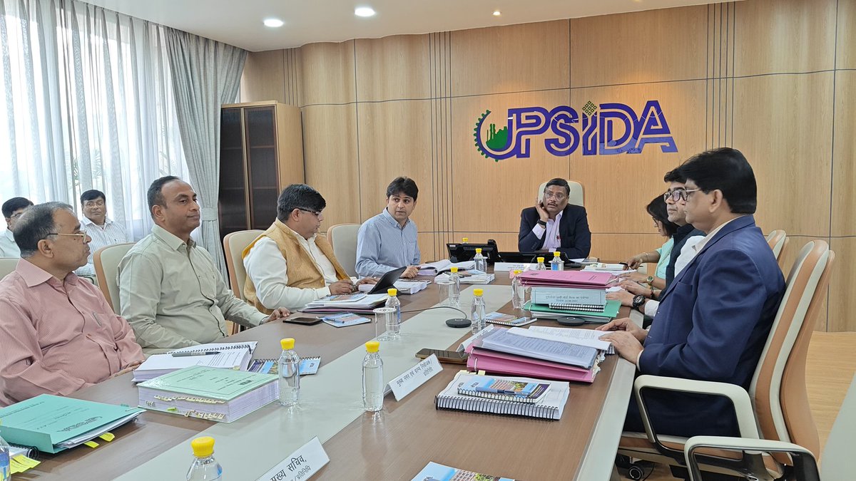 औद्योगिक निवेश एवं आधारभूत ढाँचे को नई गति देने वाले 12 प्रस्तावों को स्वीकृति
____________________

 लखनऊ।  आज यूपी सीडा प्राधिकरण की 49वीं बोर्ड बैठक  मुख्यालय, कानपुर में संपन्न हुई। यह बैठक अपर मुख्य सचिव, अवस्थापना एवं औद्योगिक विकास,  आलोक कुमार की अध्यक्षता में संपन्न हुई।