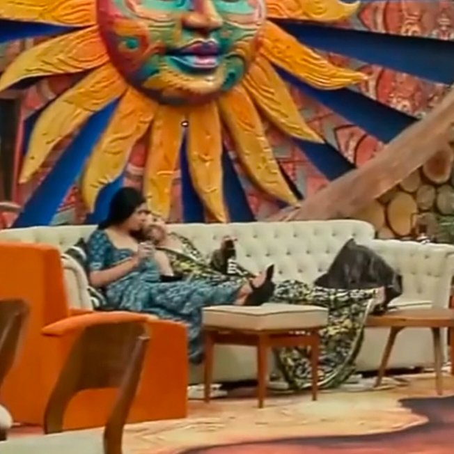 pistaposts's tweet photo. Their fandoms having ugly fights meanwhile them having their moment not giving a fvck about other people's instigations😭
#TanyaMittal #FarYa #FarrhanaBhatt https://t.co/3zkmzQfqj1