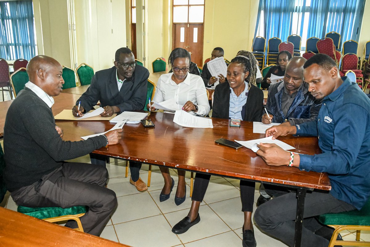 chuka__uni's tweet image. Administrative staff sign the 2025/2026 Performance Contract. #knowledgeiswealth #chukauniversity chuka.ac.ke