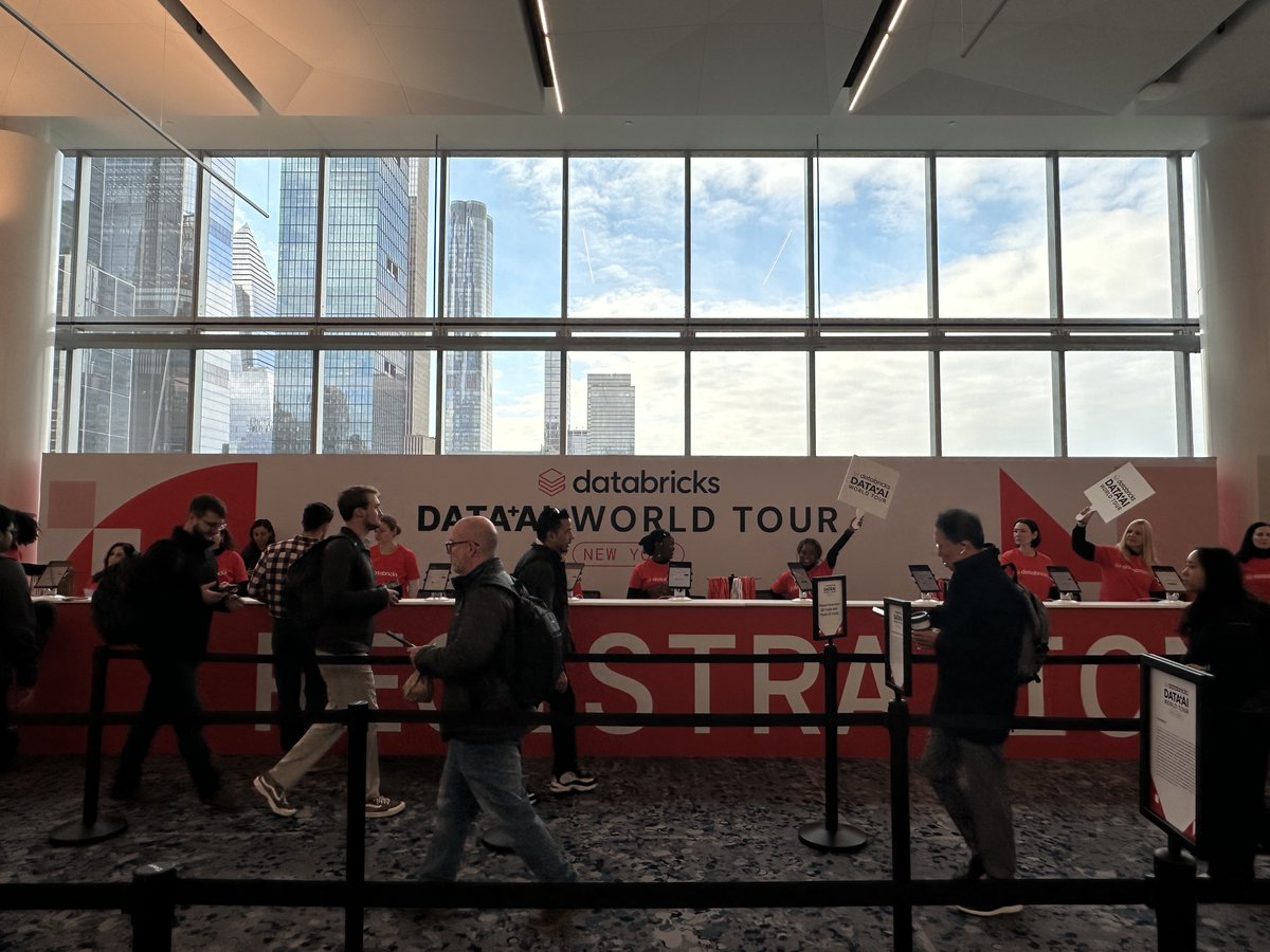 Data_AI_Summit's tweet image. #DataAIWorldTour NYC starts now! 🗽

Thousands of data leaders, innovators, and visionaries are here to explore the next frontier of AI. We’re super excited to share the latest advancements in AI agents, Agent Bricks, Lakebase, and more.