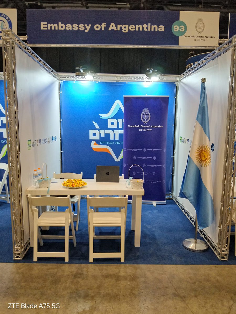 El Consulado Argentino en Israel salió a encontrarse con la comunidad en la Feria Consular organizada por las autoridades israelíes, junto a EE.UU.
Atendimos consultas y trámites, llevando nuestros servicios más cerca de donde viven, estudian y trabajan los argentinos en Israel.