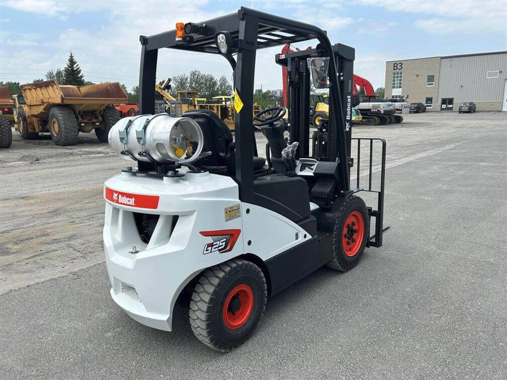 forklift_a's tweet image. 📈 Boost your productivity and efficiency with our premium forklifts! #ProductivityBoost #EfficientOperations #PremiumForklifts