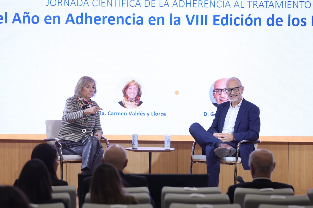 ⁉️ Ronda de preguntas en la Mesa de Premios de las #XIIIJornadasAdherencia

<a href="/GorkaSanchezNan/">Gorka Sánchez</a>, Responsable de Innovación del Servicio Murciano de Salud <a href="/Murciasalud/">Murciasalud</a>

#Adherencia #Cronicidad #Pacientes