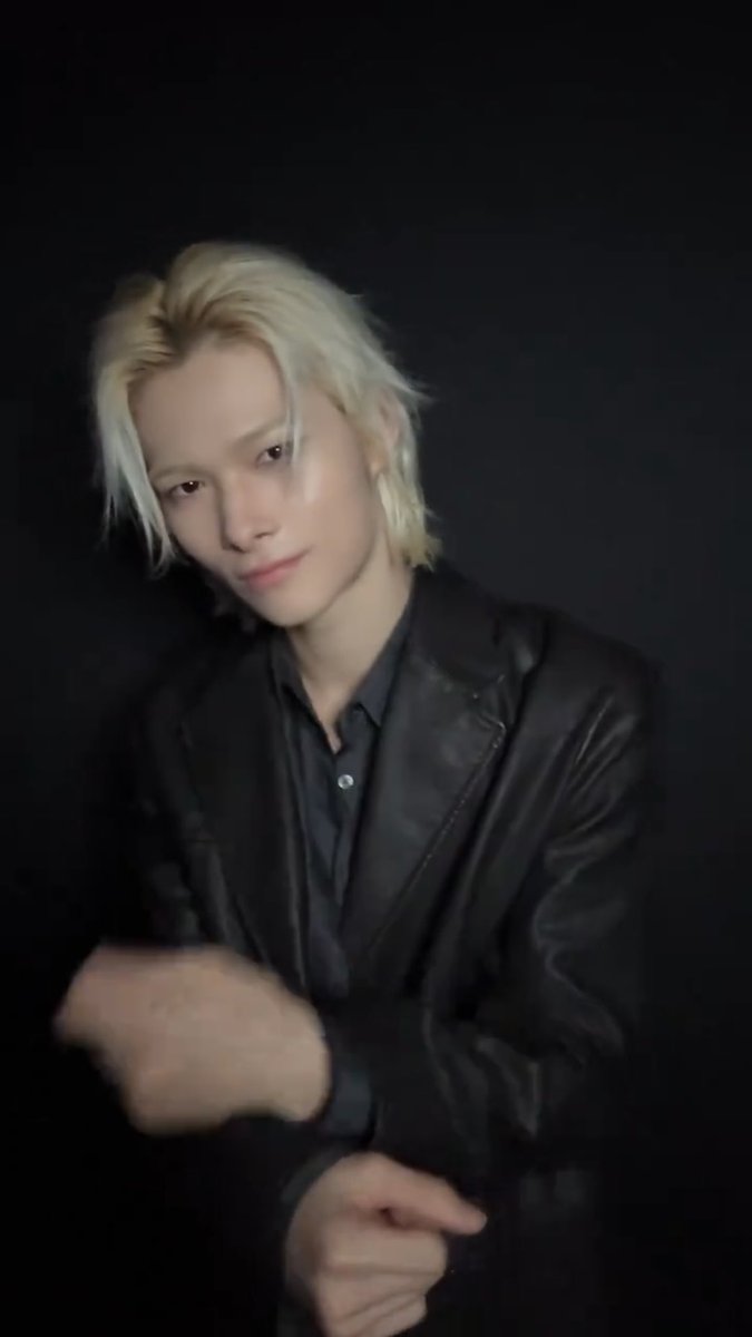 the most gorgeous person in the world

#NI_KI #니키 #ニキ