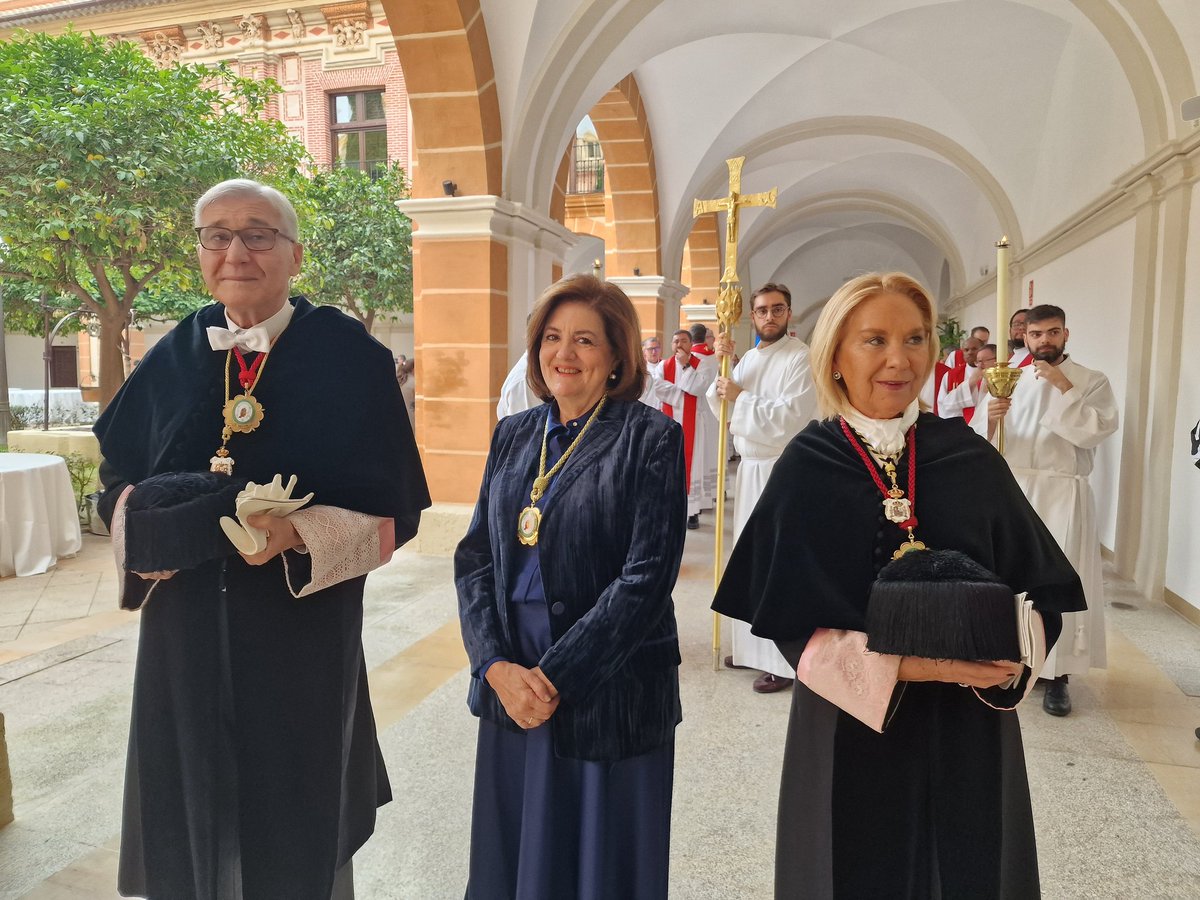 UCAM's tweet image. ✅️ #AperturaUCAM25 
📸 Comienza el desfile académico previo a la celebración de la Eucatistía.