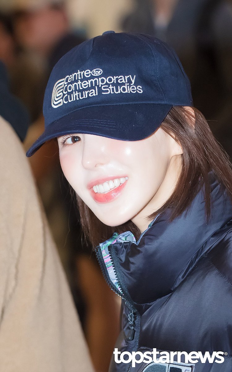 wenderland__'s tweet image. เวนดี้กลับเกาหลีเรียบร้อยแล้ว หลังจากไปทัวร์คอนเสิร์ตที่อเมริกา 

สถานีต่อไปคือ ไทยแลนด์ เตรียมตัวได้เลยธันวานี้ 🥹