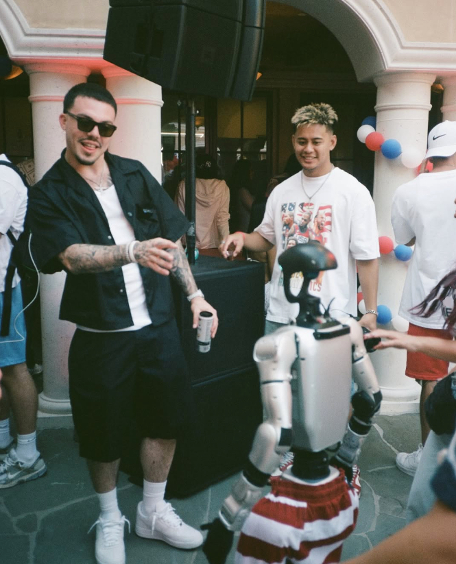 RepulseCo's tweet image. November research and development

The images shown are a select few references used to inspire the &quot;Fear Of Being Normal&quot; visual identity &amp;amp; meaning

A collection depicting turning your dreams into reality and not giving a f*ck