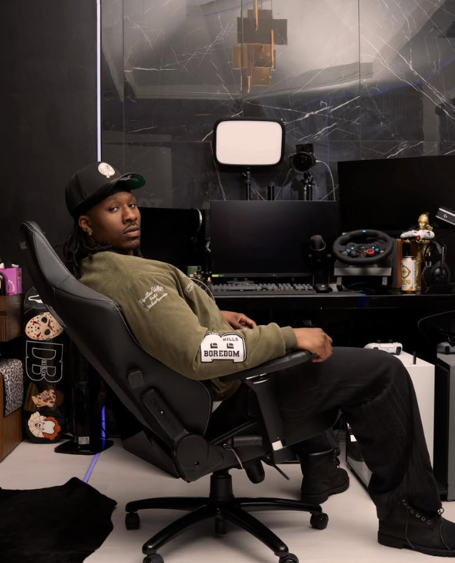 RepulseCo's tweet image. November research and development

The images shown are a select few references used to inspire the &quot;Fear Of Being Normal&quot; visual identity &amp;amp; meaning

A collection depicting turning your dreams into reality and not giving a f*ck