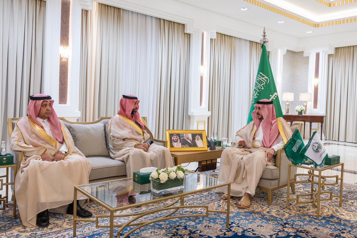 AljoufSA's tweet image. سمو أمير #منطقة_الجوف يستقبل الرئيس التنفيذي لشركة تطوير القابضة ومدير التعليم بالمنطقة، ويترأس اجتماعًا لمناقشة المشاريع التعليمية.

spa.gov.sa/ar/w2442954