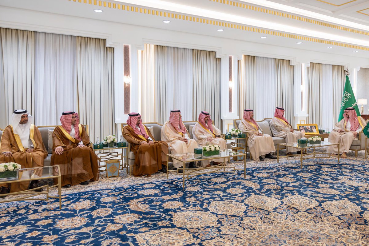 AljoufSA's tweet image. سمو أمير #منطقة_الجوف يستقبل الرئيس التنفيذي لشركة تطوير القابضة ومدير التعليم بالمنطقة، ويترأس اجتماعًا لمناقشة المشاريع التعليمية.

spa.gov.sa/ar/w2442954