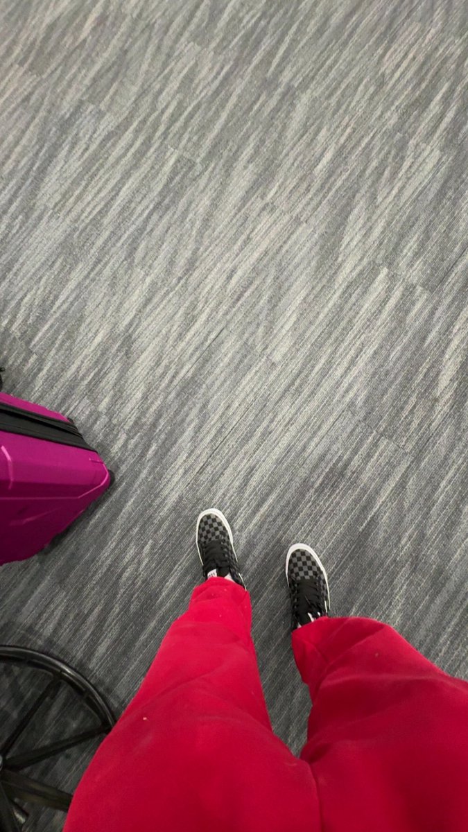 srrowsend's tweet image. and i’m off here i come chicago!