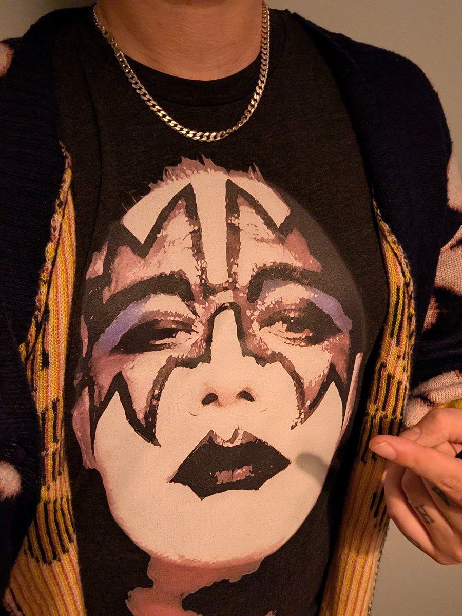 Don't cut the power on me
I'm feelin' low, so get me high

youtu.be/uR0T5jxkMJs?si…