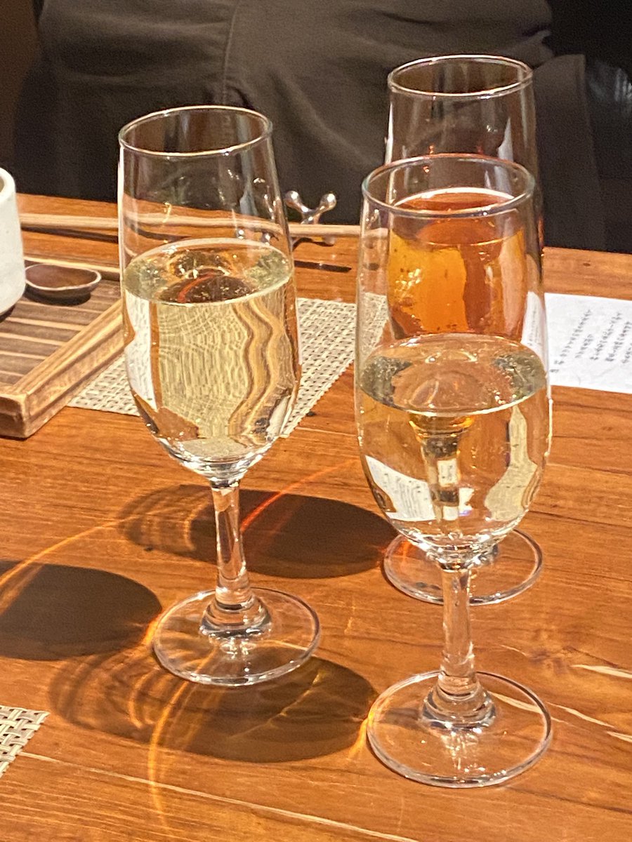 Qoo13598889's tweet image. 目を治療した👀夏
歯を治療した🦷秋
年一の検診も今週とりあえず終わった
ので
おつかれさーん🍺🍶🍾

少し早めの忘年会だった昨日❣️
#忘年会
みんなそれぞれ、今年もいろいろありましたね
残りのひと月半は….穏やかに過ごせますように