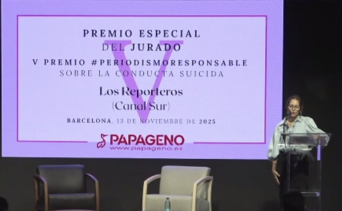 <a href="/PeriodistasAND/">CPPA</a> <a href="/PeriodistasGR/">Asociación de Periodistas de Granada</a> <a href="/apcantabria/">Asociación de Periodistas de Cantabria (APC)</a> <a href="/Periodistascant/">Colegio de Periodistas de Cantabria</a> <a href="/aprensamalaga/">Asociación de la Prensa de Málaga</a> <a href="/PeriodistasAst/">Periodistas Asturias</a> <a href="/periodistascyl/">Colegio de Periodistas CyL</a> <a href="/apv_valladolid/">Asociación de la Prensa de Valladolid</a> <a href="/MartaCarmonaOs/">Marta Carmona</a> <a href="/javierpadillab/">Javier Padilla</a> <a href="/GuilleCordoba97/">Guille</a> <a href="/Daniel_JLV/">Daniel J. López Vega</a> <a href="/TeranNuria/">Nuria Teran</a> <a href="/danielloviphoto/">Daniel Lovi</a> <a href="/EASPsalud/">Escuela Andaluza SP</a> <a href="/marinoaguilera/">Marino Aguilera 🇪🇺</a> <a href="/periodismo_XXI/">Periodismo XXI</a> <a href="/periodistia/">Maria Miret</a> <a href="/psicourgencias/">Pedro Martín-Barrajón (Prevención del Suicidio)</a> <a href="/SafewardsBCN/">Safewards Barcelona</a> <a href="/MariadeQuesada/">María de Quesada</a> <a href="/Osfragon/">Óscar Fraile</a> <a href="/sanidadgob/">Ministerio de Sanidad</a> <a href="/oscar_puente_/">Óscar Puente</a> <a href="/jadesantiagovll/">jadesantiago</a> <a href="/saludmentalcyl/">Salud Mental CyL</a> <a href="/AUGC_CyL/">AUGC Castilla y León</a> <a href="/112cyl/">112 Castilla y León</a> <a href="/cyltv/">CyLTV</a> <a href="/JuventudCYL/">Juventud CYL</a> <a href="/noticiascyl/">El Español- Noticias de CyL</a> <a href="/Cortes_CYL/">Cortes de Castilla y León</a> <a href="/merce_ros/">Mercè Ros</a> <a href="/CMM_es/">Castilla-La Mancha Media</a> <a href="/CMM_noticias/">Noticias CMM</a> <a href="/AHUERTASBAILEN/">Amparo Huertas Bailén</a> <a href="/gencaticUV/">GenCaTIC UV</a> <a href="/MariscalvsBulos/">Ricardo Mariscal consultor y comunicador</a> <a href="/javituits/">Javier Alonso García</a> <a href="/CojoInstitute/">Instituto de Periodismo Constructivo</a> <a href="/MarcDarriba/">Marc Darriba 🏳️‍🌈 🍉</a> <a href="/Gabrigortiz/">Gabriel González</a> <a href="/FeSPeriodistas/">FeSP</a> <a href="/periodistescat/">Sindicat Periodistes</a> <a href="/periodistes_cat/">Col·legi de Periodistes de Catalunya</a> <a href="/fape_fape/">FAPE</a> <a href="/anisalud/">ANIS</a> Premio 🏆 Especial del Jurado para
<a href="/losreporteroscs/">Los Reporteros</a> 
El Ayunt. <a href="/Alcala_la_Real/">Alcalá la Real</a> con <a href="/marinoaguilera/">Marino Aguilera 🇪🇺</a>  es pionero en la realización de acciones que ayuden a prevenir el suicidio, en cambiar el estigma por la palabra y la creación de grupos de ayuda mutua. 
x.com/EsPapageno/sta… 🎗️