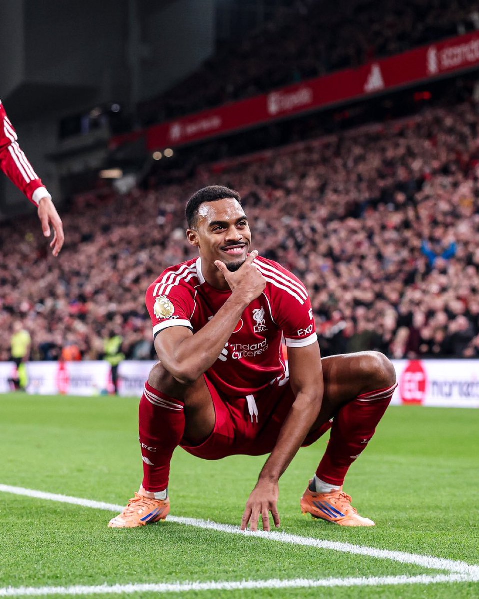 PurelyFootball ℗ tweet media