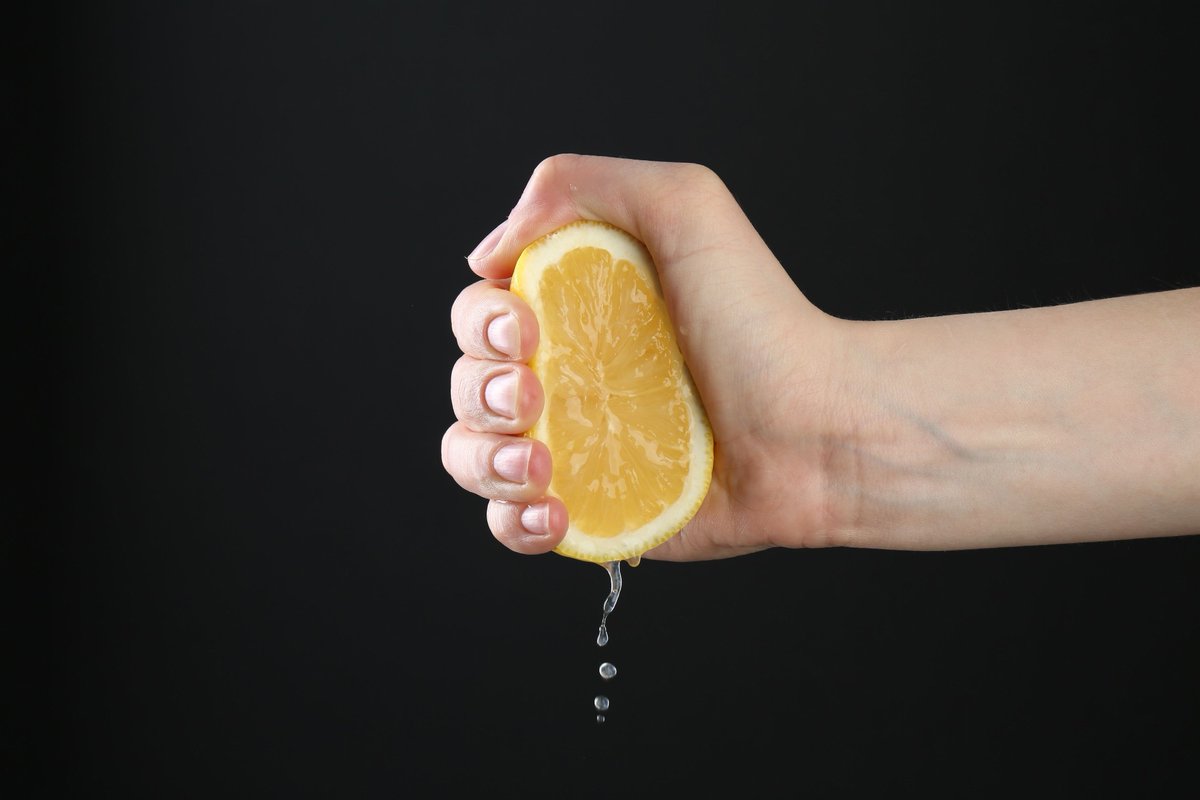 AZoSensors's tweet image. Scientists have turned lemon juice into quantum dots, creating a greener, ultra-sensitive sensor that detects uric acid at record-low levels without enzymes.🍋azosensors.com/news.aspx?news… #GreenTech #Biosensors #AZoSensors