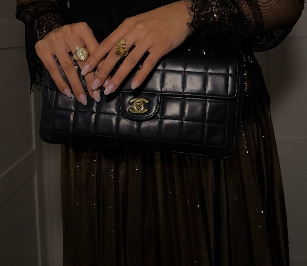 Golden Fashion (@goldenfashi) on Twitter photo 