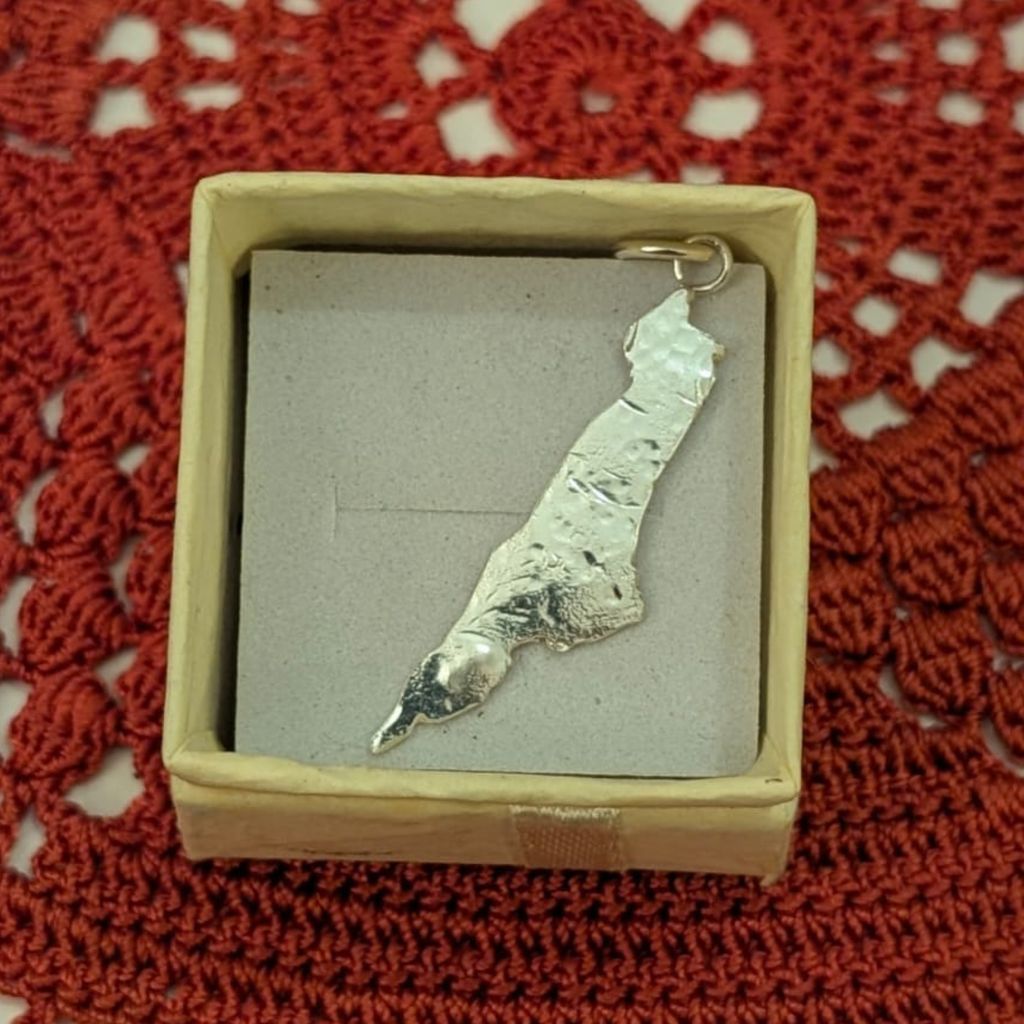 🌍 This #WorldKindnessDay, why not be doubly kind?

You can support children in #Palestine and treat yourself (or a friend) with one of our new handmade map #pendants.

🤸 All proceeds go towards play and education projects for children in Palestine.

👉 palestineplayprojects.org/shop