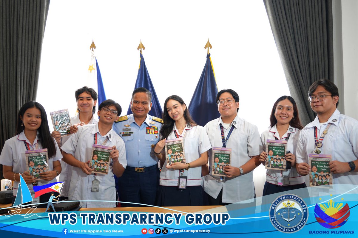 wpstransparency's tweet image. 𝐋𝐎𝐎𝐊: Students from 𝐂𝐨𝐥𝐞𝐠𝐢𝐨 𝐝𝐞 𝐒𝐚𝐧 𝐉𝐮𝐚𝐧 𝐝𝐞 𝐋𝐞𝐭𝐫𝐚𝐧 visited the office of 𝐂𝐨𝐦𝐦𝐨𝐝𝐨𝐫𝐞 𝐉𝐚𝐲 𝐓. 𝐓𝐚𝐫𝐫𝐢𝐞𝐥𝐚, PCG Spokesperson for the West Philippine Sea, as part of their Pre-Final Research Output for their course on Alternative Dispute…