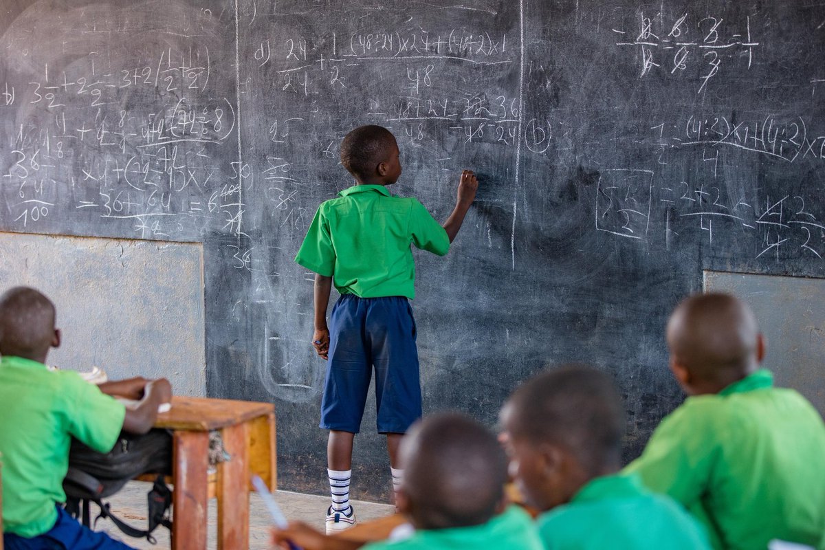 Rwanda_Edu's tweet image. @Rwanda_Edu has kicked off the backward-looking Joint Review of the Education Sector retreat (12–14 Nov 2025) with partners and stakeholders.

 The retreat started with school visits to all levels including basic Education, higher learning and TVET schools.

In the words of…