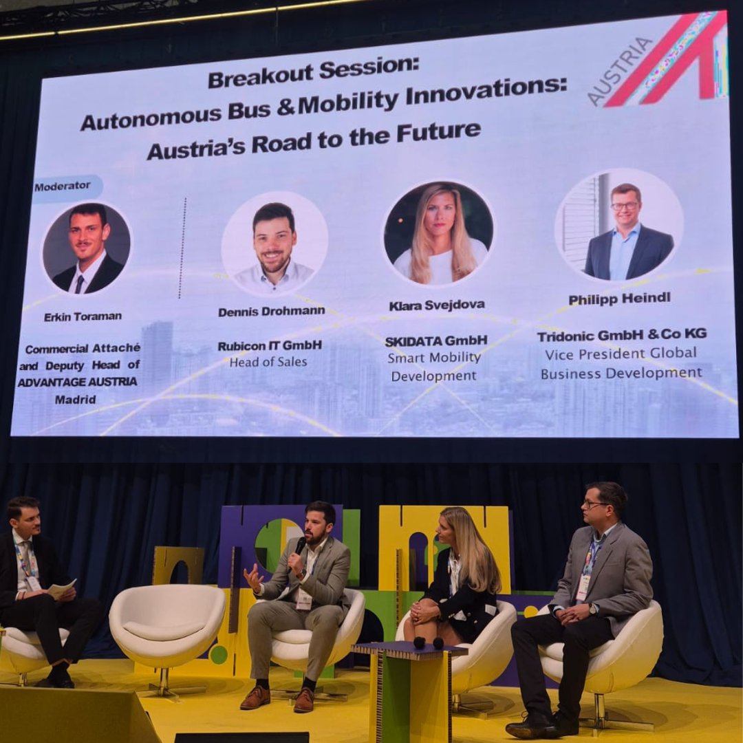 Digitale Lösungen für smarte Städte – RUBICON in Barcelona 🎤
Dennis Drohmann zeigte auf der Smart City Expo, wie Nova Find und Acta Nova Städte smarter, effizienter und bürgernäher machen. Denn Digitalisierung entlastet Mitarbeitende, verbessert Services für Bürger:innen. 🤝