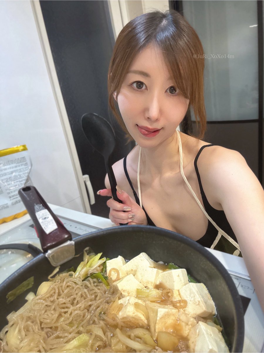 JuRi_XoXo14m's tweet image. おかえりなさい♡
ご飯にする？じゅりにする？♡