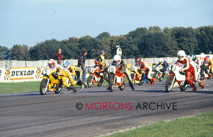 EvenMoreBikes's tweet image. #ThrowbackThursday 1981, Donington Park: No, 5 Phil Mellor leads them off the line. Do you recognise any of the other racers?

#morebikesyoulike #morebikes #motorcycles #readersrides #motorcycle #ukbikers #bikelife #bikers #motorcyclists #morenews #motorcyclenews #motorcyclegear