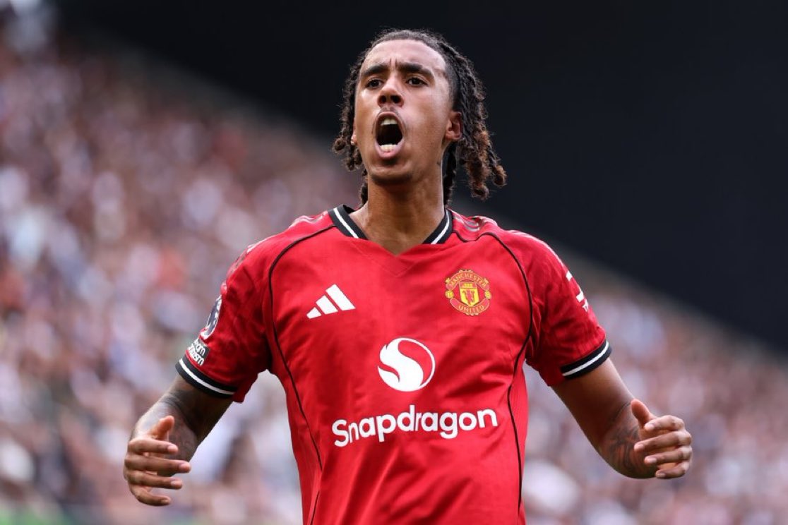 Happy birthday to Leny Yoro who is 20 today
🎂🥳🎉🍾
#MUFC #LenyYoro