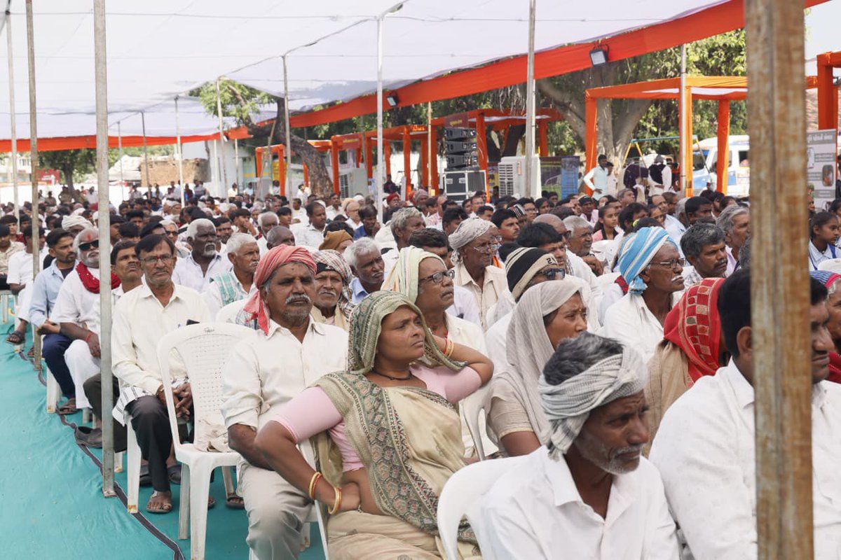 dp_amdavad's tweet image. આજ રોજ ભગવાન બિરશા મુંડા ની ૧૫૦મી જન્મ જયંતિ અને જનજાતિય ગૌરવ વર્ષ ઉત્સવ નિમિતે અત્રેના જિલ્લાના બાવળા તાલુકાની શિયાળ ગ્રામ પંચાયતના પ્રાથમિક આરોગ્ય કેન્દ્ર ખાતે જિલ્લા કક્ષાના કાર્યકમનું આયોજન કરવામાં આવ્યું, જેમાં ૧૦ લાખના પી.એમ.જે.એ.વાય. કાર્ડનું વિતરણ કરવામાં આવ્યું.…