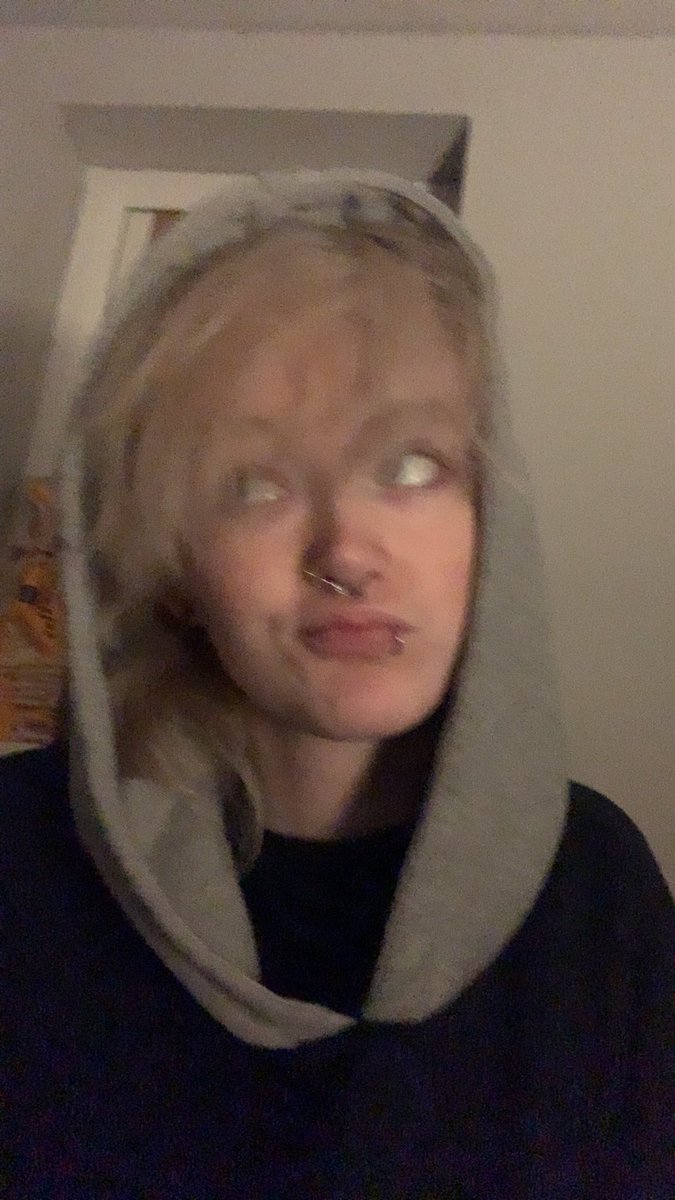 grayscale56's tweet image. Hoodies and pouts 
#mbbsd #monbebeselcaday #kihyun #monstax @OfficialMONSTAX