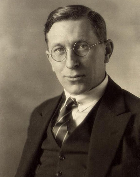 Born Today in 1891, Frederick Grant Banting was the physician who, assisted by Charles H. Best, was the first to extract in 1921 the hormone insulin from the pancreas. 

Since 1991, World Diabetes Day is celebrated on November 14.