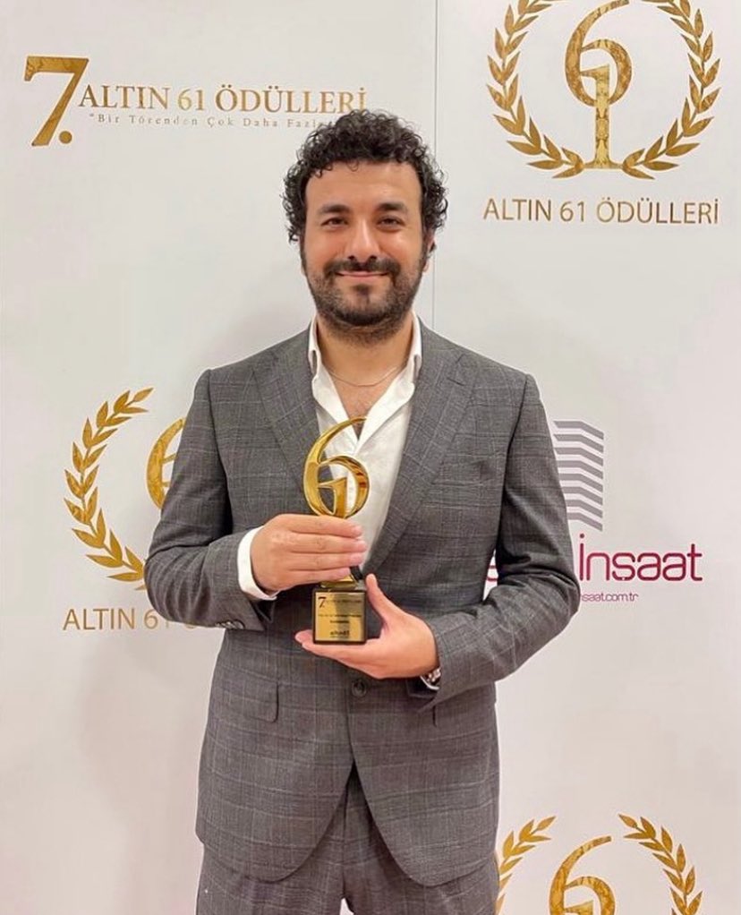 tefo_gibi_'s tweet photo. Hasan Can Kaya eczane açmış https://t.co/ipeaCpOVj2
