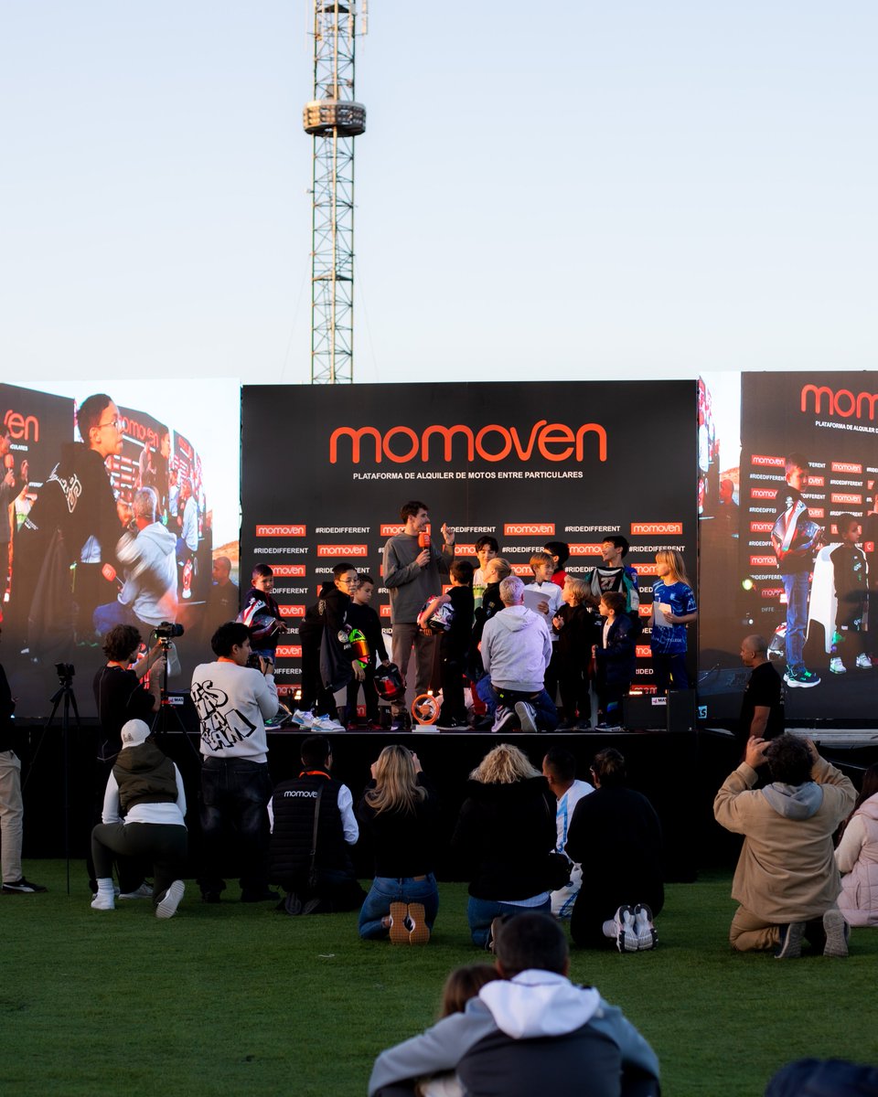 Impormotor_es's tweet photo. Asรญ se vive la pasiรณn por las motos: ๐ผฬ๐ก๐๐ญ ๐๐ฬ๐ง๐ฆ๐ช๐๐ฏ, ๐๐ค๐ข๐ค๐ซ๐๐ฃ ๐ฎ ๐ช๐ฃ ๐๐๐ง๐๐ช๐๐ฉ๐ค ๐ก๐ก๐๐ฃ๐ค.
Gracias por una jornada inolvidable en el MIR Racing Villena Circuit ๐
#AlexMarquez #MIRRacing #Momoven #MotoGP https://t.co/QJ5xRYpqKG