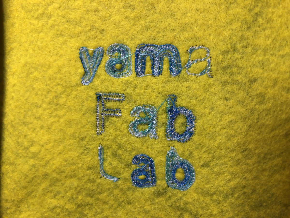 yamaFabLab's tweet image. Processing から刺しゅうデータを吐き出して、刺しゅうミシンで刺しゅう

糸は、単色ではなく青系カラフル糸を使用。
糸の色,布やサイズも検討する必要あり。

#Processing
#PEmbroider
#刺しゅう
#刺しゅうミシン
#プログラミングで刺しゅう