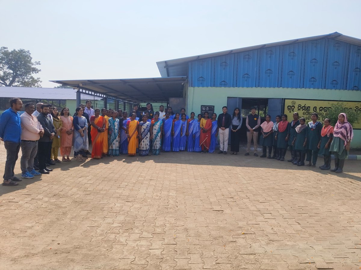 PmuDudaRayagada's tweet photo. Today a group of 12 IAS/IPS/IFS Officers from LBSNAA Uttarakhand visited Rayagada municipality and discussed on the urban development schemes and programmes. The team visited SUH centre, Wealth centre, Aahaar kendra and FSTP. https://t.co/bxhi9vq9tz