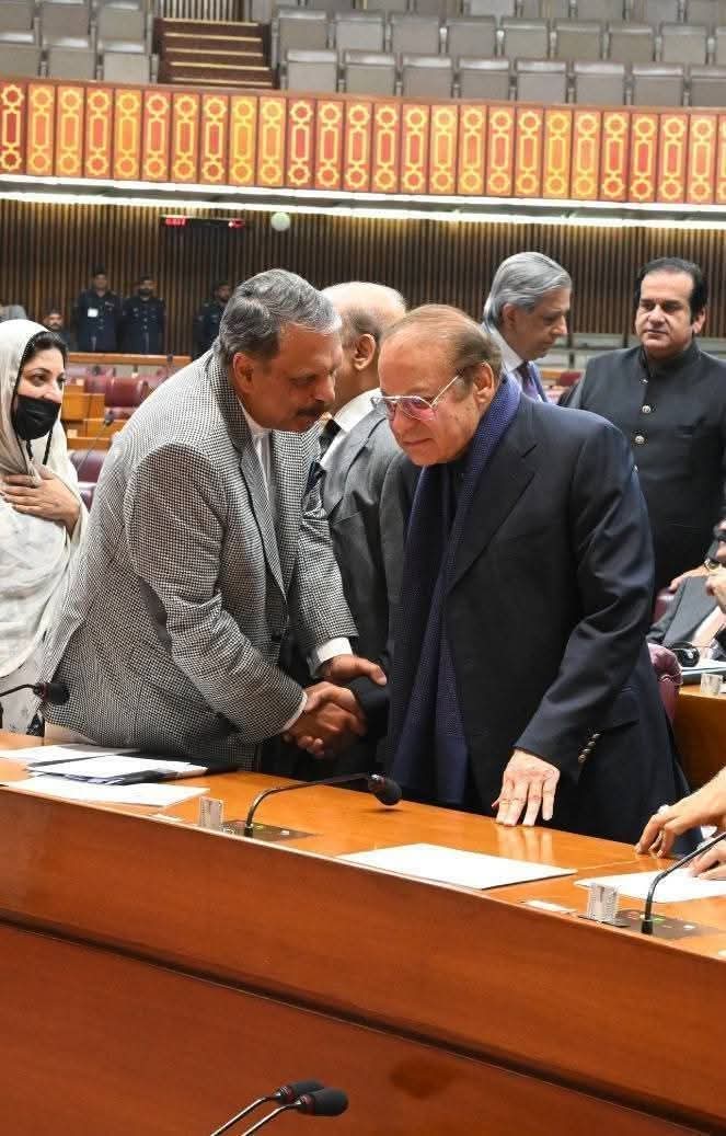 "میاں صاحب، میں کرن ہوں آپ ارجن۔ ہم دونوں روحانی بھائی 90 کی دہائی میں بچھڑ گئے تھے۔ آج الحمدللہ واپس مل گئے"