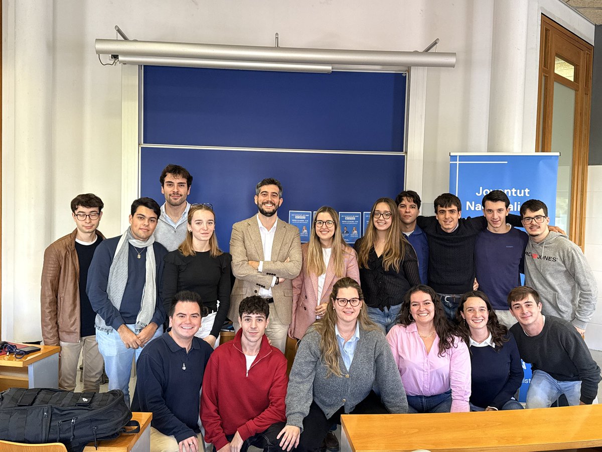 JNCatalunya's tweet photo. Xerrada-col•loqui a càrrec de la Diputada del Parlament de Catalunya @ariadnaurroz i el Diputat de l’Il•lustre Col•legi d’Advocacia de Barcelona @AxSalvador. 

Una jornada plena d’idees, compromís i ganes de seguir treballant pel català i la justícia.
Gràcies per venir! 💙 https://t.co/bzDuRSTidB