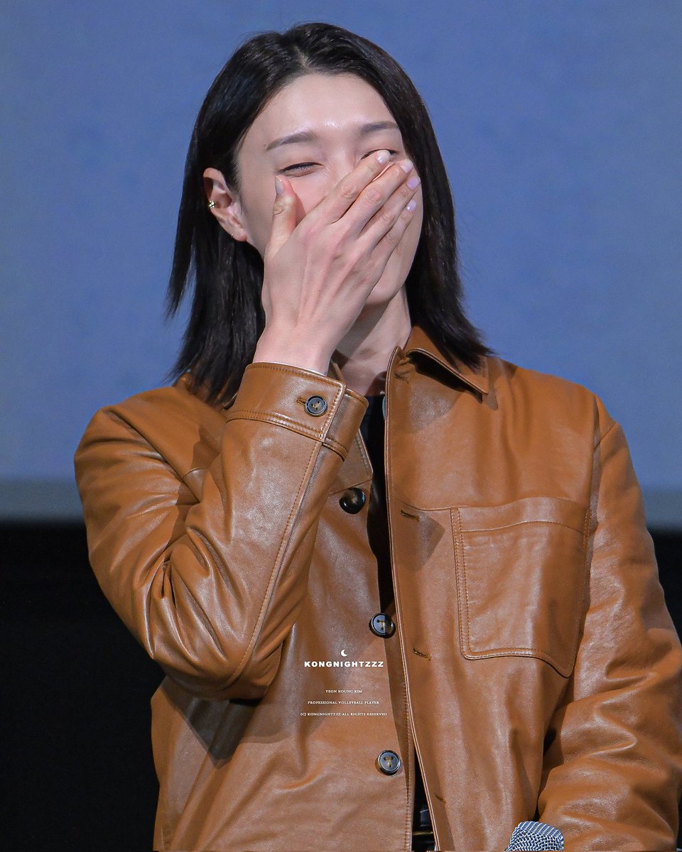 kongnightzzz's tweet image. 251111  
#김연경 #kimyeonkoung 
#하얀차를탄여자

🤭🫢