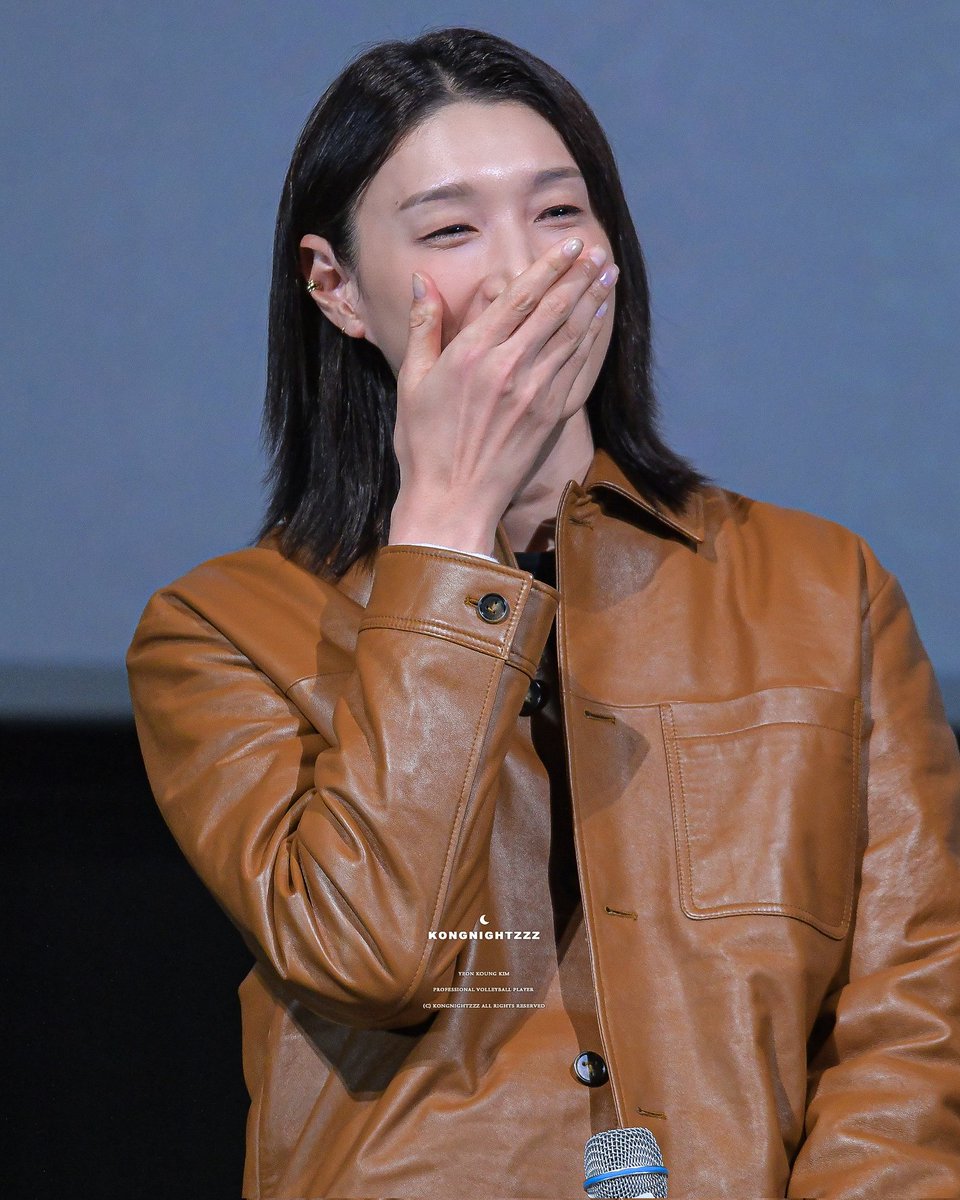 kongnightzzz's tweet image. 251111  
#김연경 #kimyeonkoung 
#하얀차를탄여자

🤭🫢