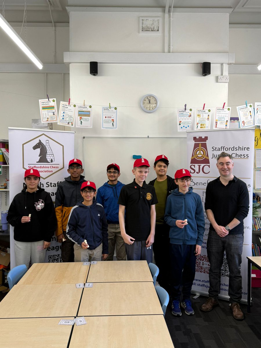 JBlackburnChess's tweet image. The week started off with a trip to Bristol for the national youth chess team champs. I brought the Staffordshire u18 squad and we had a great time! @BritishChess @StaffordshireCC #staffordshire