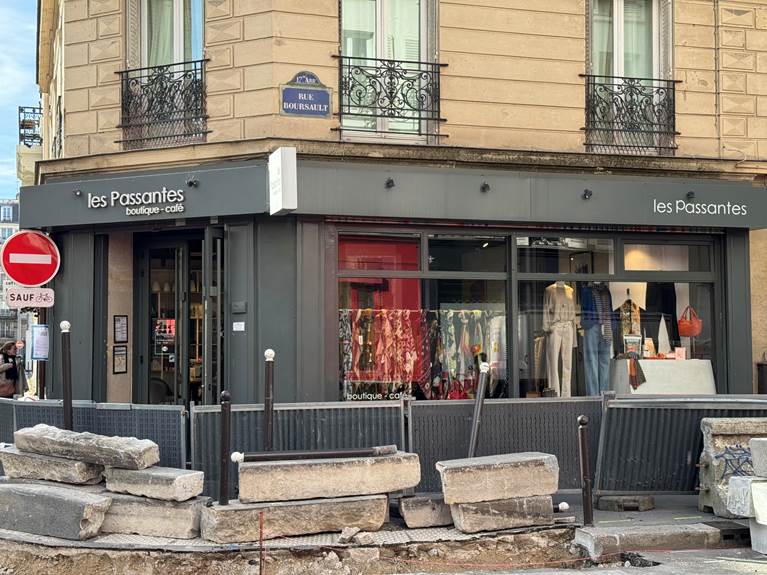 Mairie17's tweet image. 🚧 INFO COMMERCES

🚨 Durant les #travaux de sécurisation du carrefour Condamine/Boursault, vos #commerces “Les Passantes” et “Chicahualco” restent ouverts.

Soutenez-les en continuant à leur rendre visite ! 👋

#Paris17