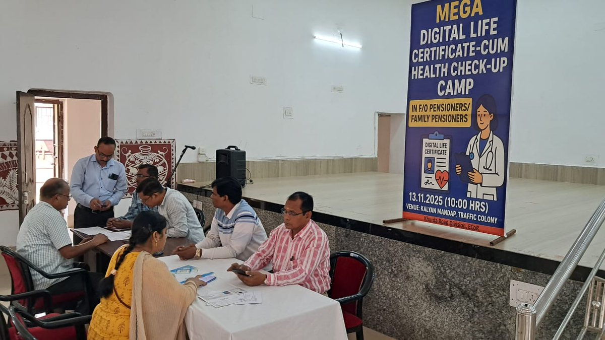 DRMKhurdaRoad's tweet image. Khurda Road Division of ECoR is conducting Mega Camps for Digital Life Certificate Submission &amp;amp; Health Check-Up to facilitate hassle-free submission by Railway Pensioners &amp;amp; Family Pensioners.

#DigitalLifeCertificate #RailwayPensioners

@RailMinIndia  @EastCoastRail