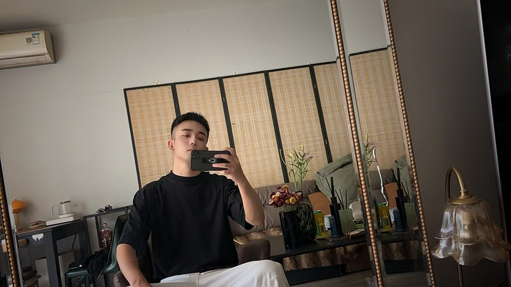 无心风月，钟情自己