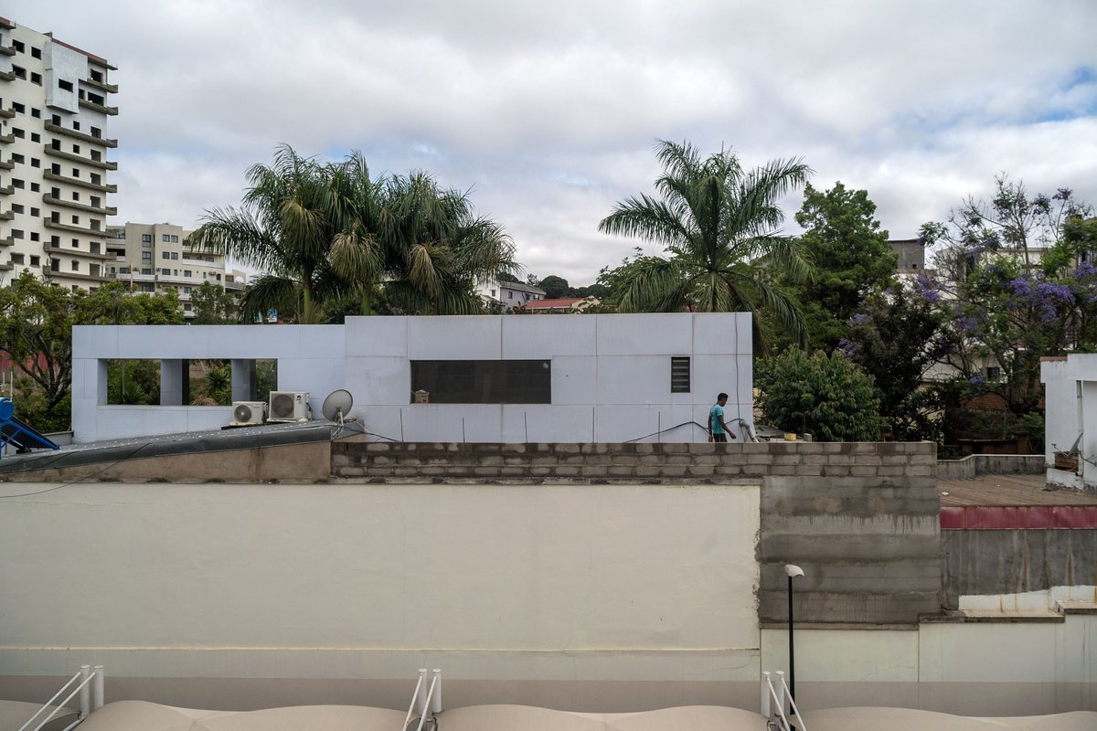 Pola_Royd's tweet image. Change is afoot, and I have no control over it...This guy is building a wall. I wonder if Mexico will pay for it? ©Staton Winter, 2025. #homeview #Madagascar