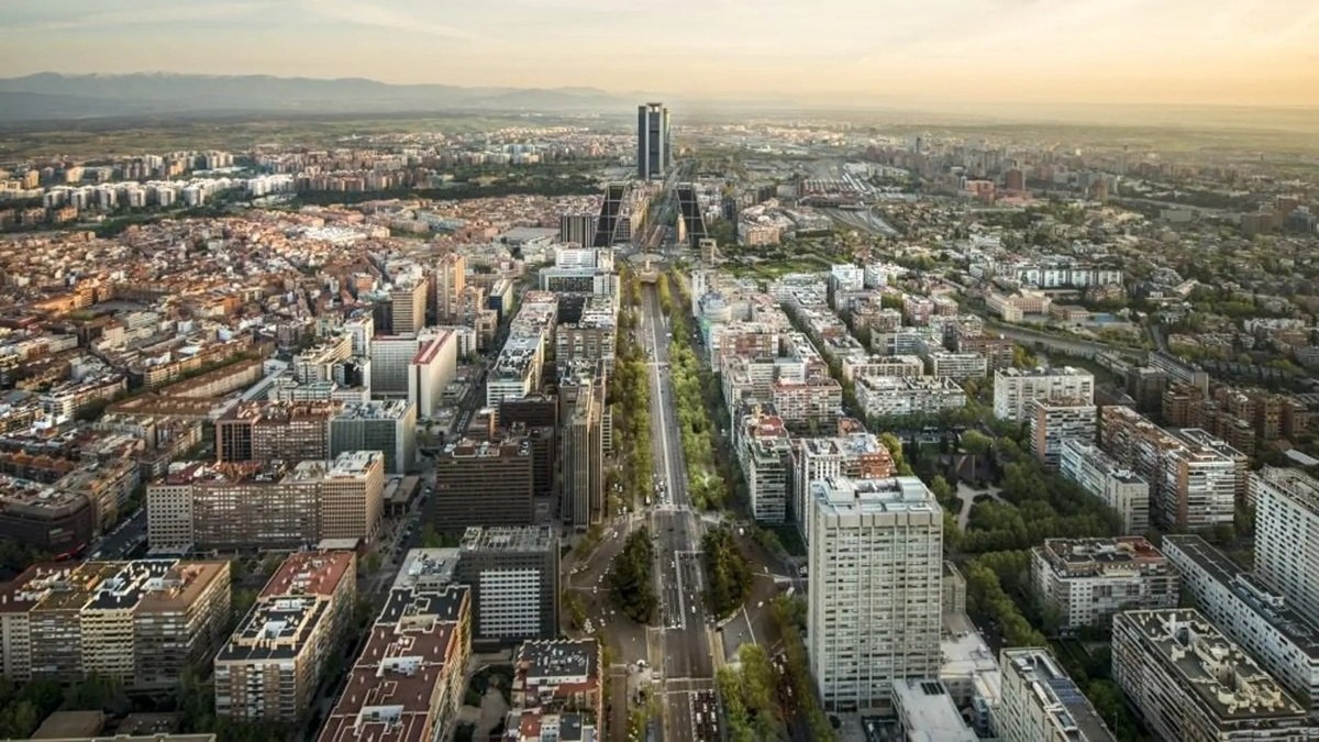 AduAsesores's tweet image. 📈 Los hogares aumentan en 5️⃣5️⃣,1️⃣0️⃣9️⃣ en el tercer trimestre: más tensión para la demanda de #vivienda
✔️ La población aumentó en 1️⃣0️⃣5️⃣,4️⃣8️⃣8️⃣ personas en el tercer trimestre hasta 49.442.844 habitantes, el valor máximo de la serie histórica
f.mtr.cool/ogkavjouht
@EjePrime