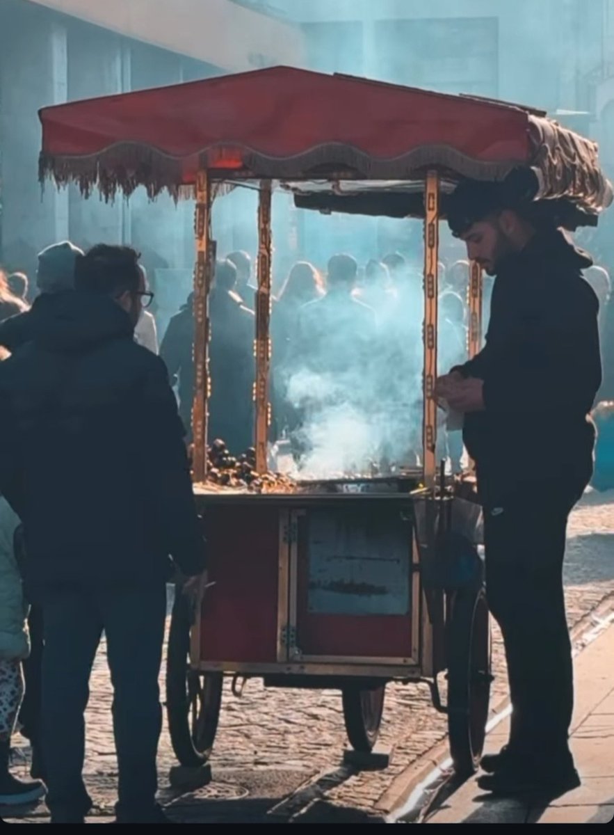 Kalabalığın içinde.. 
Herkes aynı şeyi arıyor.. 
Biraz Huzur... 🤲

Benim anlık huzur bu arabada👇😊
#perşembe #kasım                    🩵🖤