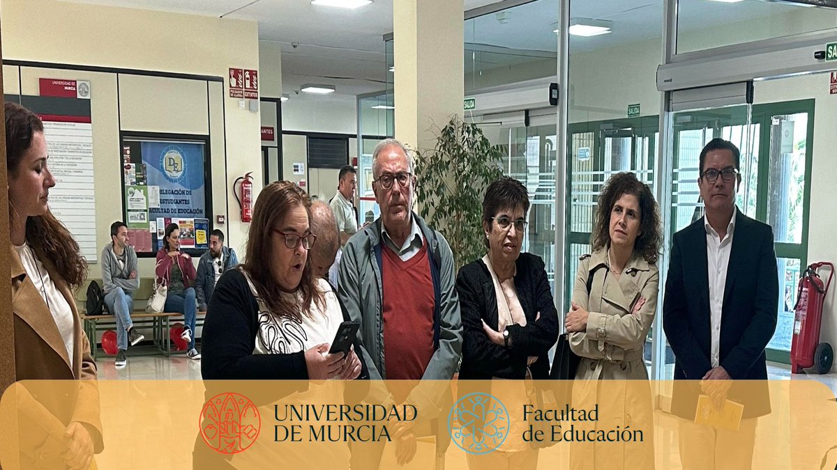 EducacionUm's tweet photo. 📚 Inauguramos la exposición “El movimiento Freinet en la Región de Murcia (1972–1982)”, un homenaje a la pedagogía cooperativa y transformadora.

🗓️ Visítala hasta el 25 de noviembre en la @EducacionUm.
🤝 Con el apoyo de @UMU, CEME y SEPHE.

#UMU #Freinet #Innovación #SEPHE https://t.co/PbUjFzdN9T
