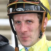 Au menu de ce vendredi au Cardinal, les 48 Heures de l'Obstacle à Auteuil.

Avec nous, Frédéric Landon, Vice-Président de France Galop, Gabriel Leenders et Thomas Beaurain.

Au menu également, le Prix de Bretagne de dimanche à Vincennes.

Restez à l'écoute !

Avec <a href="/Genybet_Turf/">Genybet Turf 🔞</a>